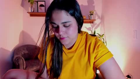 Snapshot of mrbuu_ chatting on February 2025 08:16:01 AM Laura online show from February 2025 08:16:01 AM