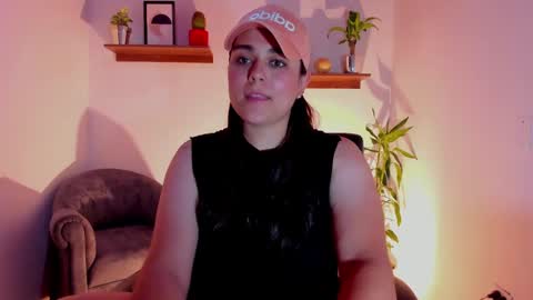 Snapshot of mrbuu_ chatting on February 2025 04:18:02 AM Laura online show from February 2025 04:18:02 AM