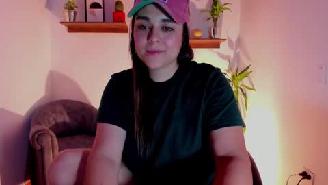 Snapshot of mrbuu_ chatting on February 2025 02:50:02 AM Laura online show from February 2025 02:50:02 AM
