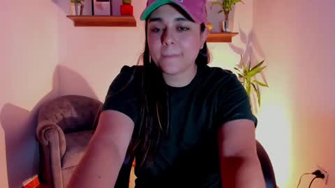Snapshot of mrbuu_ chatting on February 2025 05:56:02 AM Laura online show from February 2025 05:56:02 AM