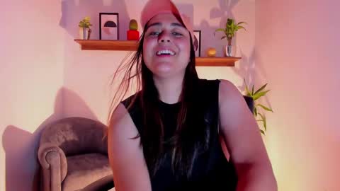 Snapshot of mrbuu_ chatting on February 2025 06:17:02 AM Laura online show from February 2025 06:17:02 AM
