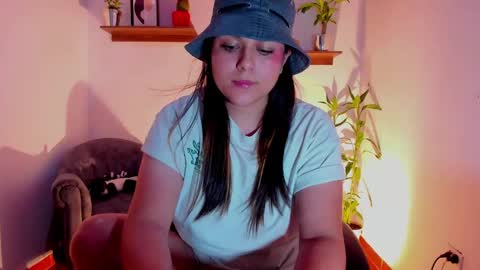 Snapshot of mrbuu_ chatting on March 2025 05:08:01 AM Laura online show from March 2025 05:08:01 AM