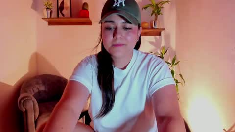 Snapshot of mrbuu_ chatting on March 2025 03:48:02 AM Laura online show from March 2025 03:48:02 AM