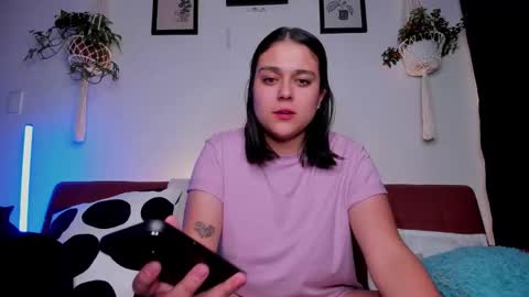 Snapshot of mrbuu_ chatting on October 2025 05:49:02 AM Laura online show from October 2025 05:49:02 AM