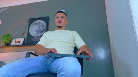 Mr Fox online show from November 2025 07:34:01 PM