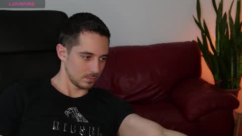 Snapshot of mrgreeneyes01 chatting on February 2025 03:52:02 PM juan luis online show from February 2025 03:52:02 PM