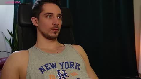 Snapshot of mrgreeneyes01 chatting on February 2025 07:27:01 PM juan luis online show from February 2025 07:27:01 PM