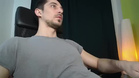 Snapshot of mrgreeneyes01 chatting on February 2025 09:48:02 PM juan luis online show from February 2025 09:48:02 PM