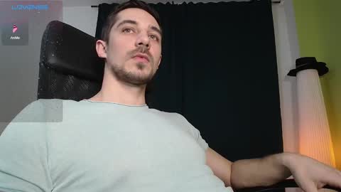 Snapshot of mrgreeneyes01 chatting on February 2025 09:37:02 PM juan luis online show from February 2025 09:37:02 PM