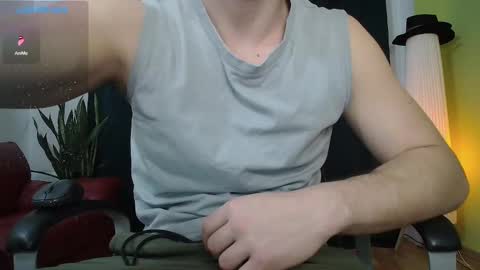 Snapshot of mrgreeneyes01 chatting on February 2025 05:52:01 AM juan luis online show from February 2025 05:52:01 AM