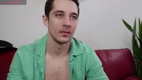 Snapshot of mrgreeneyes01 chatting on March 2025 09:24:02 AM juan luis online show from March 2025 09:24:02 AM