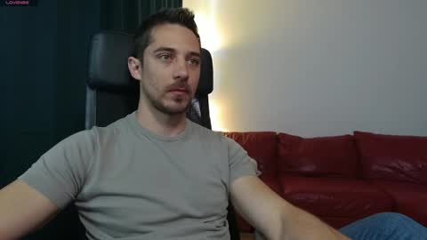 Snapshot of mrgreeneyes01 chatting on April 2026 07:39:01 AM juan luis online show from April 2026 07:39:01 AM