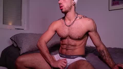 Juan online show from December 2025 07:03:01 AM