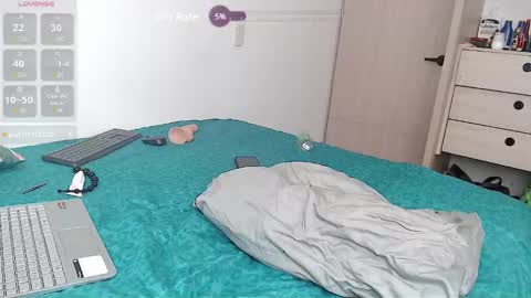 Snapshot of mrmickke chatting on March 2025 06:45:02 PM INDEPENDT MODEL - Twitter mrmickke online show from March 2025 06:45:02 PM