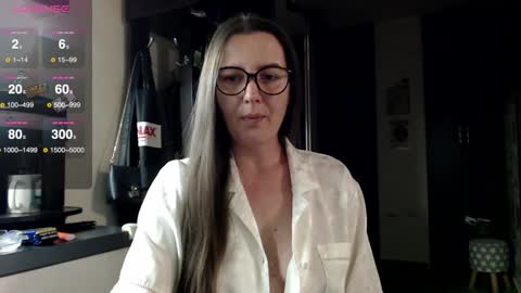 Snapshot of mrs__le chatting on January 2025 05:26:02 PM Lara online show from January 2025 05:26:02 PM