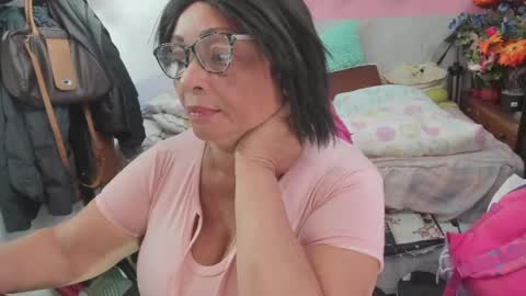 Snapshot of mrs_mommy chatting on June 2026 05:58:02 PM mrs_mommy online show from June 2026 05:58:02 PM