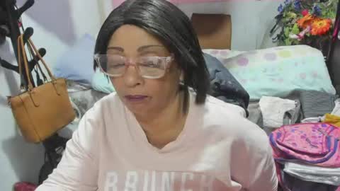 Snapshot of mrs_mommy chatting on June 2026 12:54:01 AM mrs_mommy online show from June 2026 12:54:01 AM