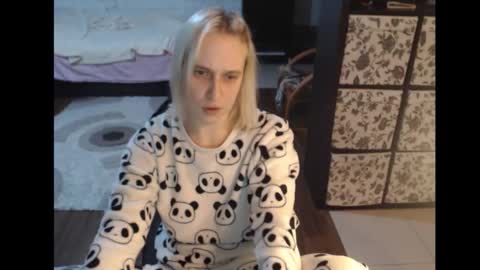 Sasha online show from December 2025 07:01:02 PM