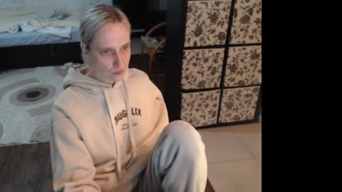 Snapshot of mrsluck chatting on June 2026 06:14:01 PM Sasha online show from June 2026 06:14:01 PM