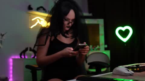 YOUR OWNER online show from November 2025 05:03:02 PM