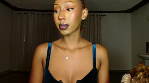 ms_crystal online show from November 2025 03:33:02 PM