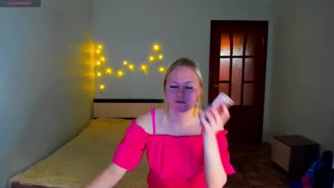        online show from December 2024 02:37:01 PM