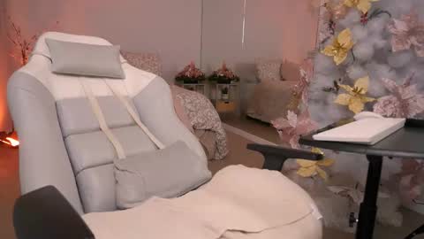 Snapshot of ms_lawless chatting on December 2024 05:04:02 AM Samantha online show from December 2024 05:04:02 AM