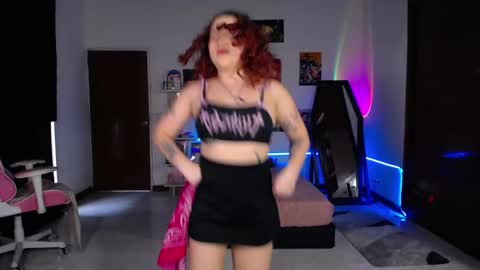 Manuela3 online show from November 2025 04:51:02 PM