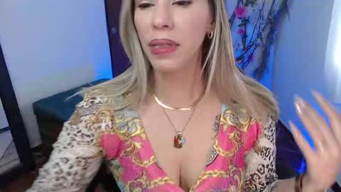 Sofia online show from October 2025 04:17:02 PM