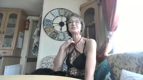 ms_toni_g online show from October 2025 10:38:01 AM