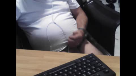 Snapshot of mtwpaul chatting on October 2025 02:15:01 PM mtwpaul online show from October 2025 02:15:01 PM