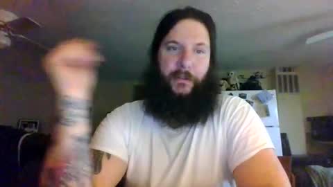Snapshot of mudge chatting on January 2025 02:41:01 AM Mudge online show from January 2025 02:41:01 AM