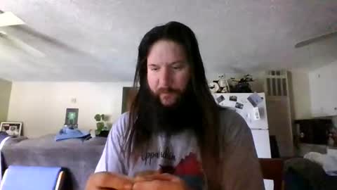 Snapshot of mudge chatting on January 2025 04:29:01 PM Mudge online show from January 2025 04:29:01 PM