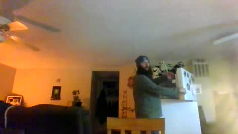 Snapshot of mudge chatting on January 2025 12:34:02 AM Mudge online show from January 2025 12:34:02 AM