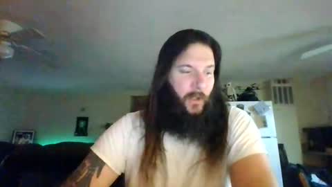 Snapshot of mudge chatting on January 2025 01:53:02 AM Mudge online show from January 2025 01:53:02 AM