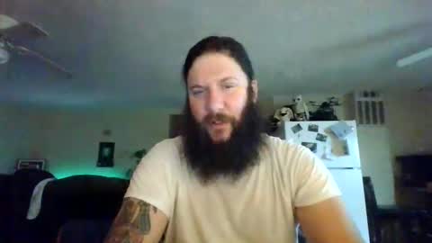 Snapshot of mudge chatting on January 2025 01:56:02 AM Mudge online show from January 2025 01:56:02 AM