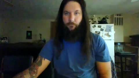 Snapshot of mudge chatting on February 2025 05:15:02 AM Mudge online show from February 2025 05:15:02 AM