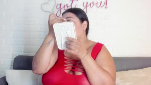 Tati online show from October 2025 07:01:02 PM