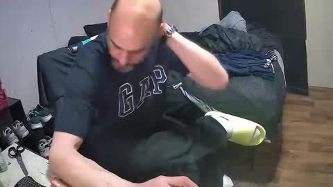 Muffdiver online show from March 2026 12:40:01 PM