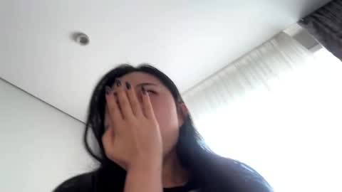 Mia online show from March 2026 10:14:01 PM