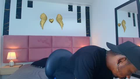 Muller Asher online show from September 2025 03:32:01 AM