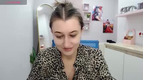Snapshot of muriel_elvin chatting on October 2025 09:18:01 AM muriel_elvin online show from October 2025 09:18:01 AM