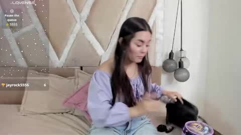 muriell_69 online show from May 2026 03:20:01 PM