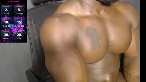 Snapshot of musclegodsammy23 chatting on December 2024 08:13:01 AM musclegod23 online show from December 2024 08:13:01 AM