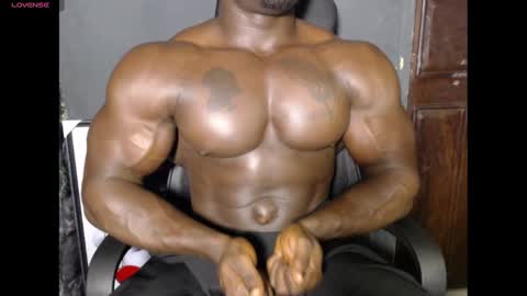Snapshot of musclegodsammy23 chatting on January 2025 11:27:01 PM musclegod23 online show from January 2025 11:27:01 PM