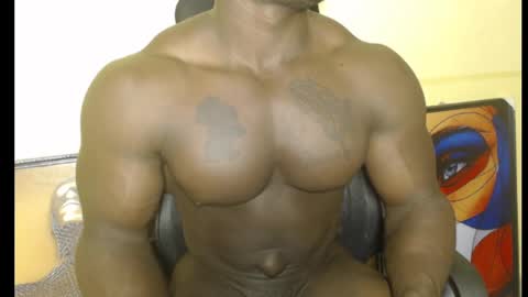 Snapshot of musclegodsammy23 chatting on February 2025 02:40:02 AM musclegod23 online show from February 2025 02:40:02 AM