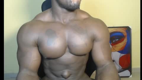Snapshot of musclegodsammy23 chatting on February 2025 01:25:02 AM musclegod23 online show from February 2025 01:25:02 AM