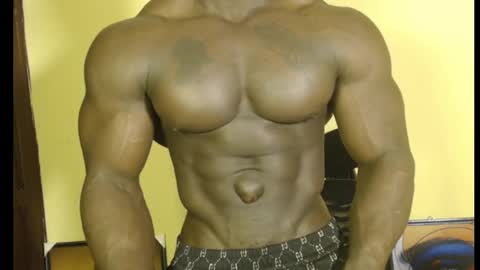 Snapshot of musclegodsammy23 chatting on February 2025 04:46:02 AM musclegod23 online show from February 2025 04:46:02 AM