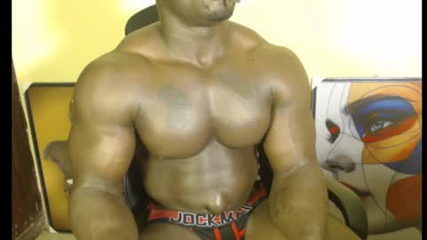 Snapshot of musclegodsammy23 chatting on February 2025 04:25:01 AM musclegod23 online show from February 2025 04:25:01 AM