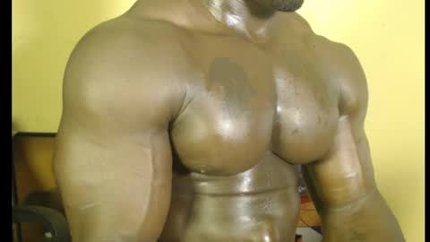Snapshot of musclegodsammy23 chatting on February 2025 03:04:01 AM musclegod23 online show from February 2025 03:04:01 AM